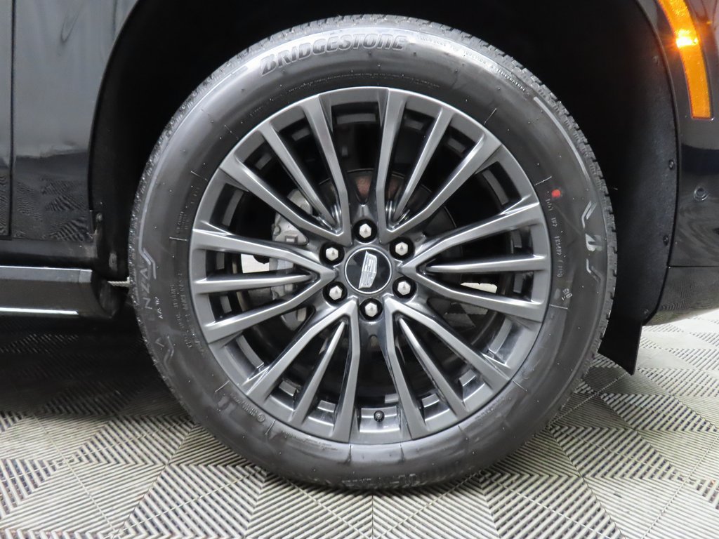 Used 2026 Cadillac Escalade Platinum Sport w/ LPO, Floor Liner Package AWD/4WD image 8
