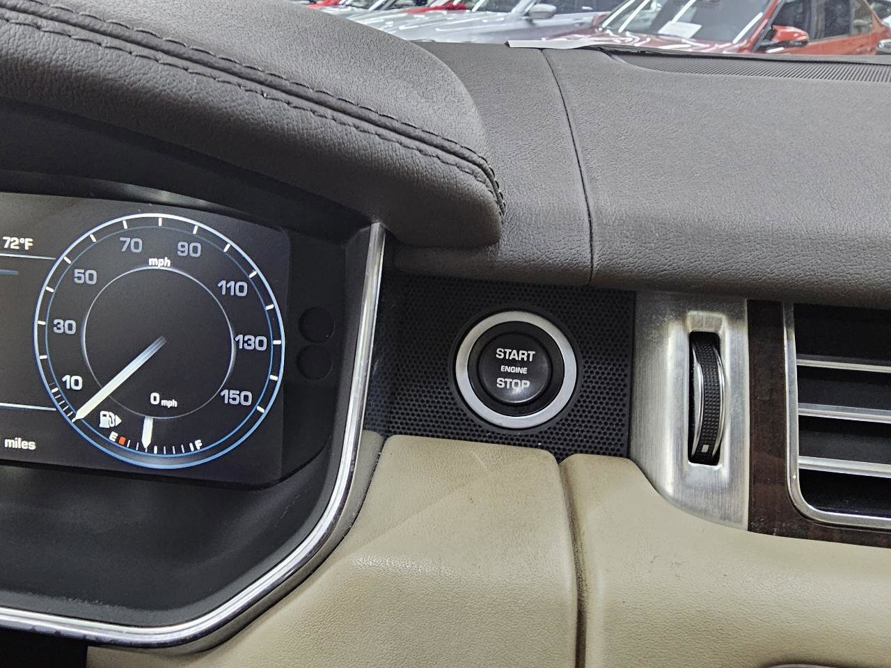 Used 2016 Land Rover Range Rover HSE image 35