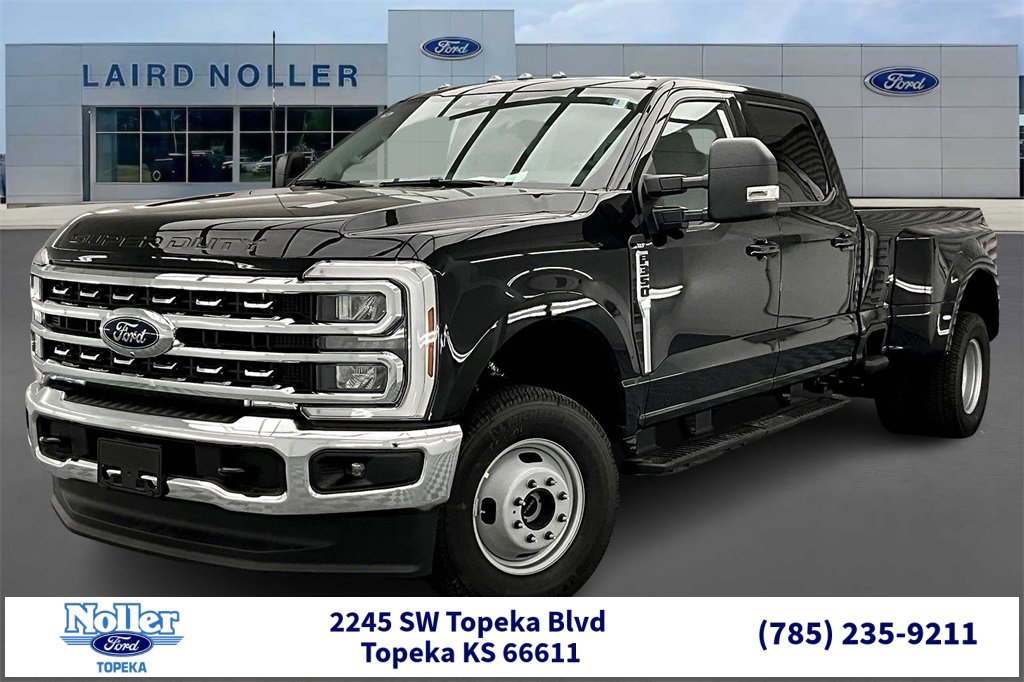 New 2026 Ford F350 4x4 Crew Cab DRW Super Duty image 1