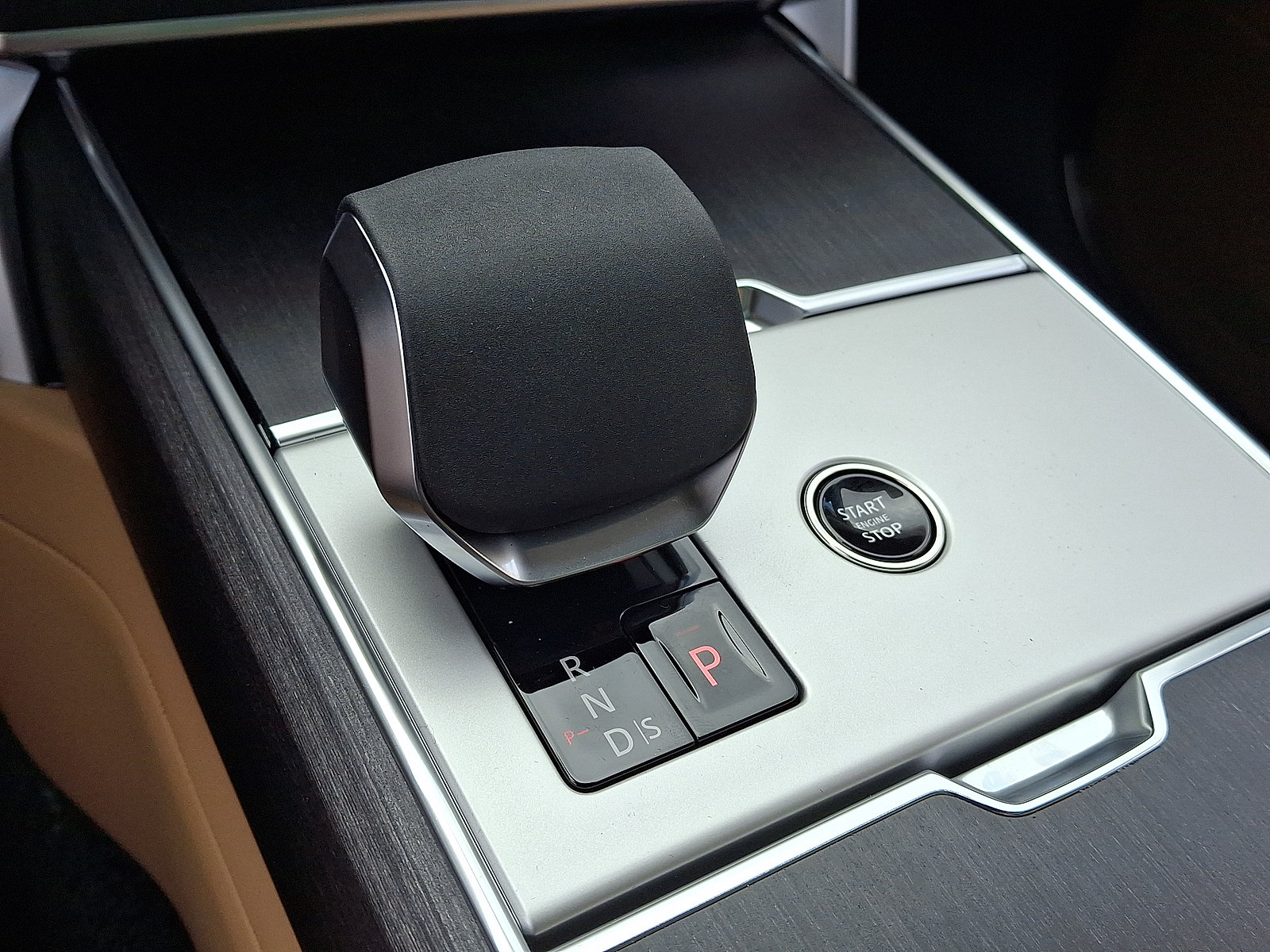 New 2026 Land Rover Range Rover SE AWD/4WD image 10