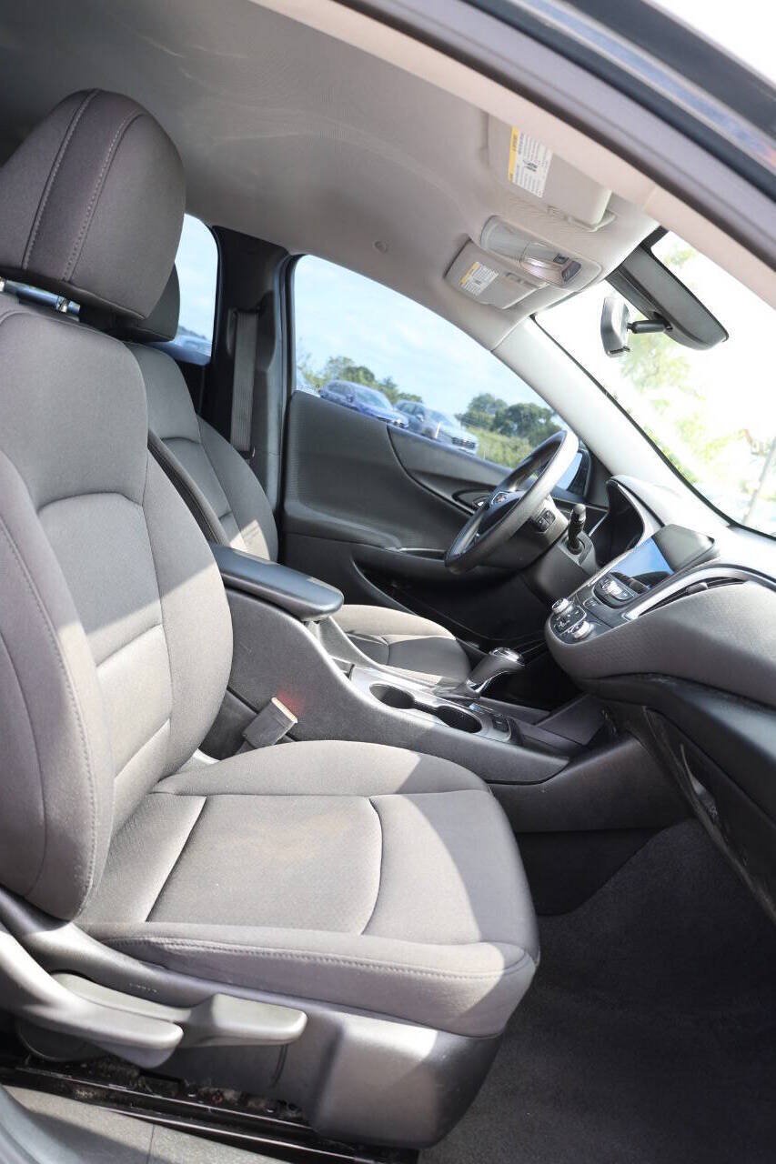 Used 2020 Chevrolet Malibu LS FWD image 14