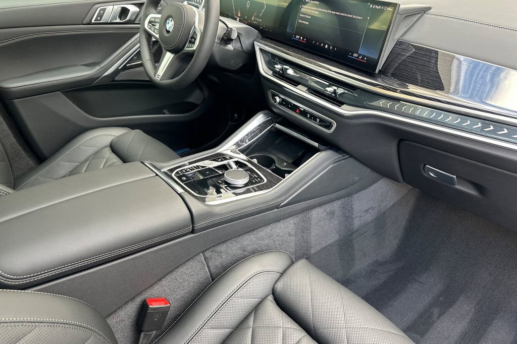 New 2026 BMW X6 xDrive40i w/ Climate Comfort Package image 17