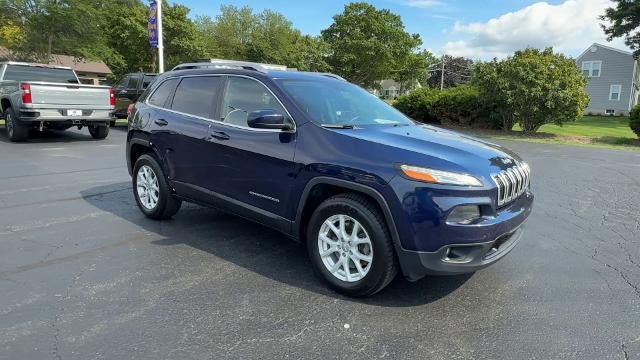 Used 2016 Jeep Cherokee Latitude AWD/4WD image 2