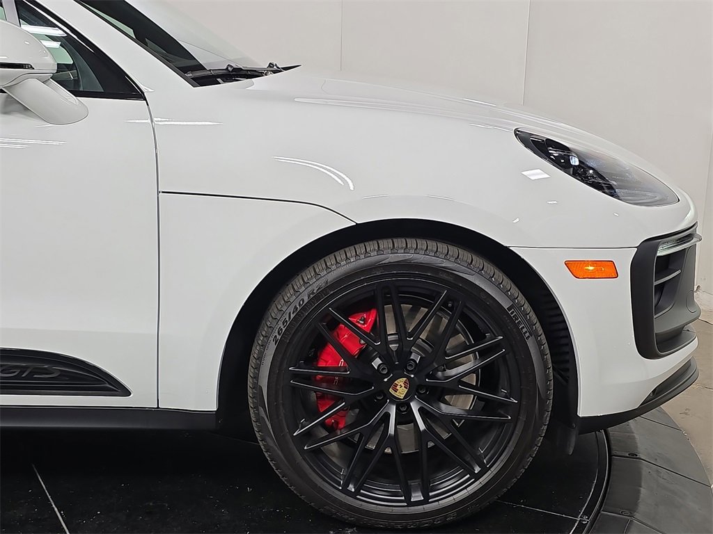 Certified 2025 Porsche Macan GTS image 11