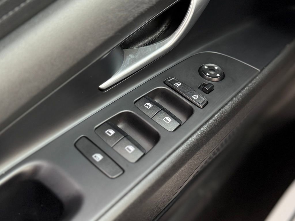 Used 2022 Hyundai Elantra SEL image 13