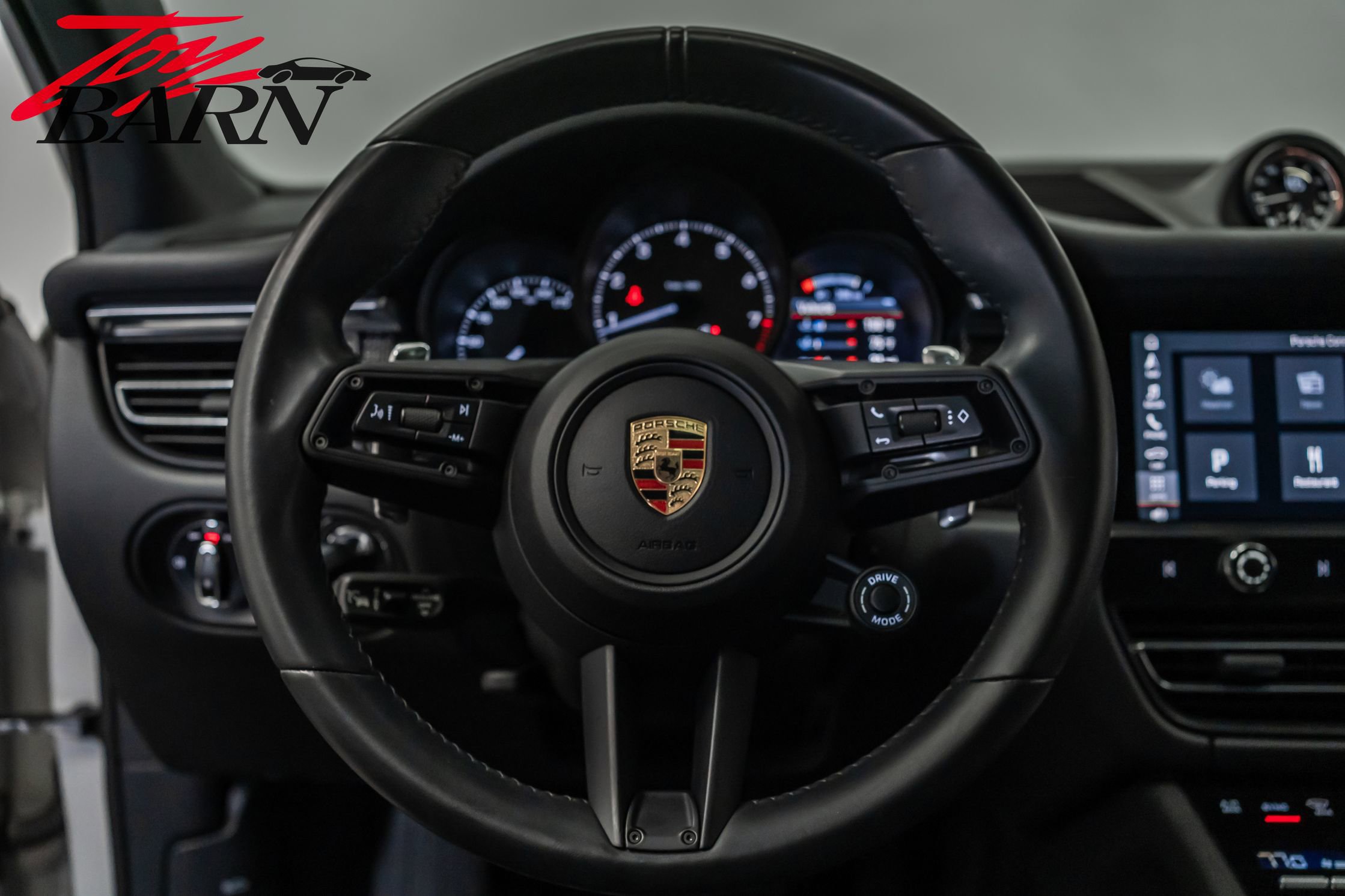 Used 2023 Porsche Macan S image 30