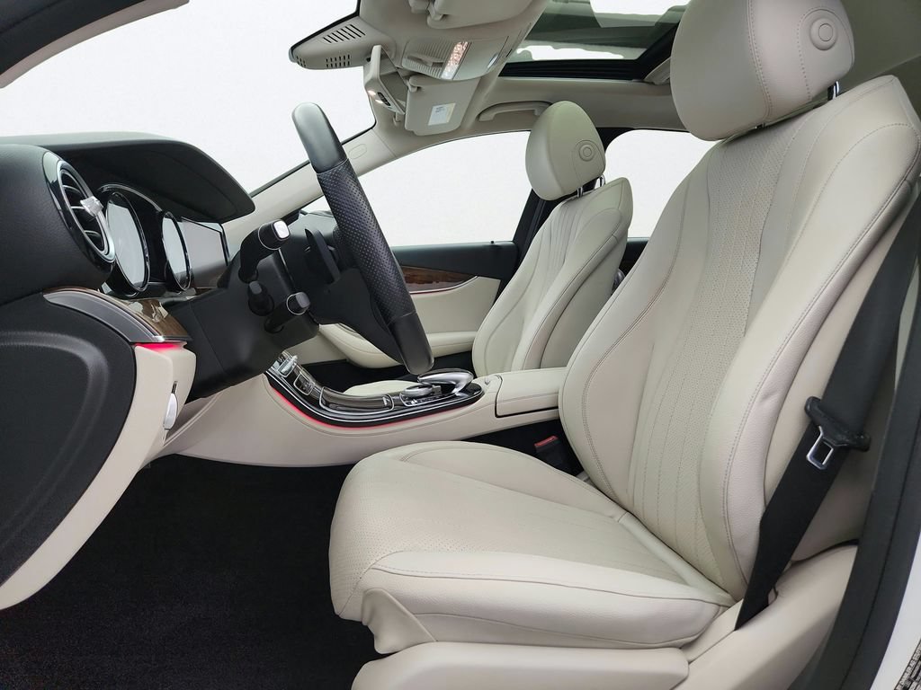 Used 2017 Mercedes-Benz E 300 4MATIC image 10