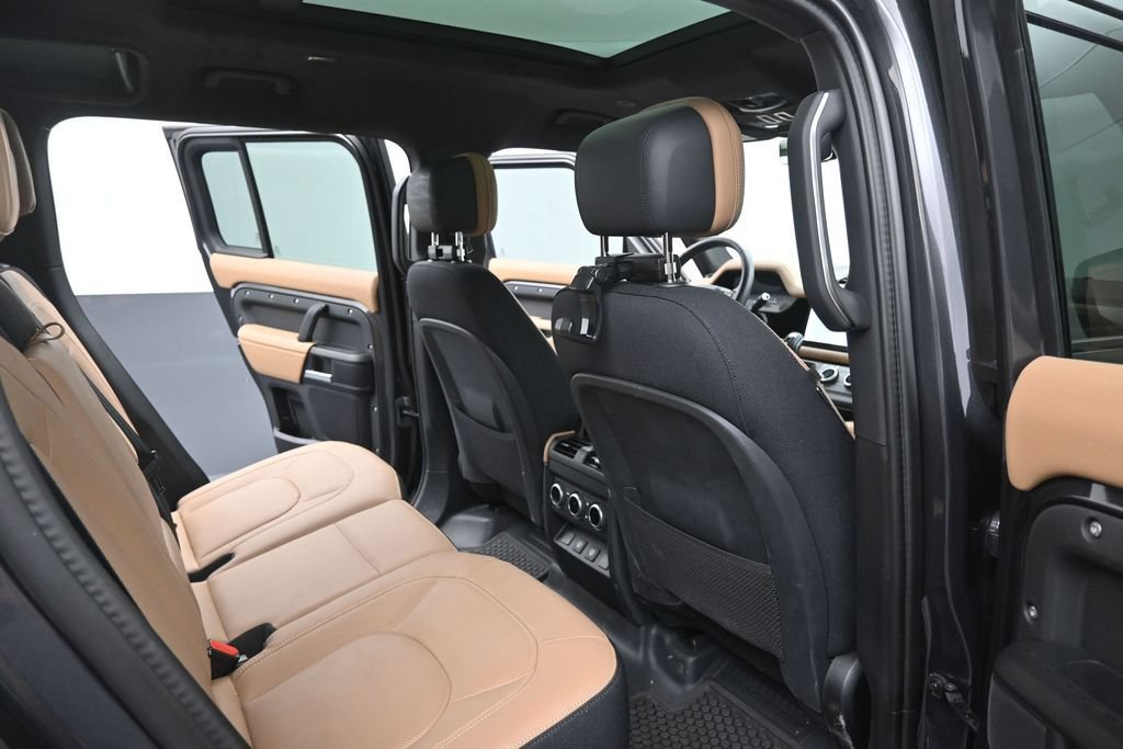 Used 2025 Land Rover Defender 110 X AWD/4WD image 12