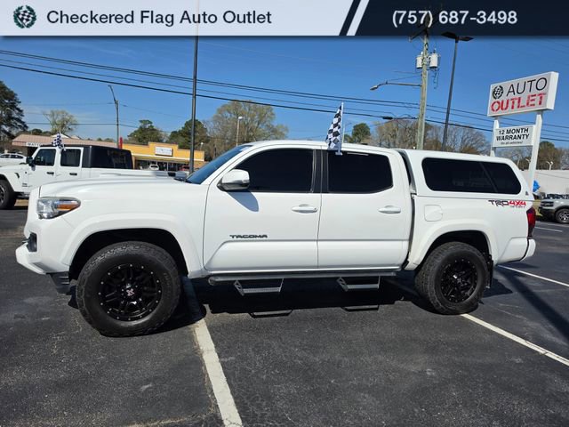 Used 2018 Toyota Tacoma TRD Sport image 2