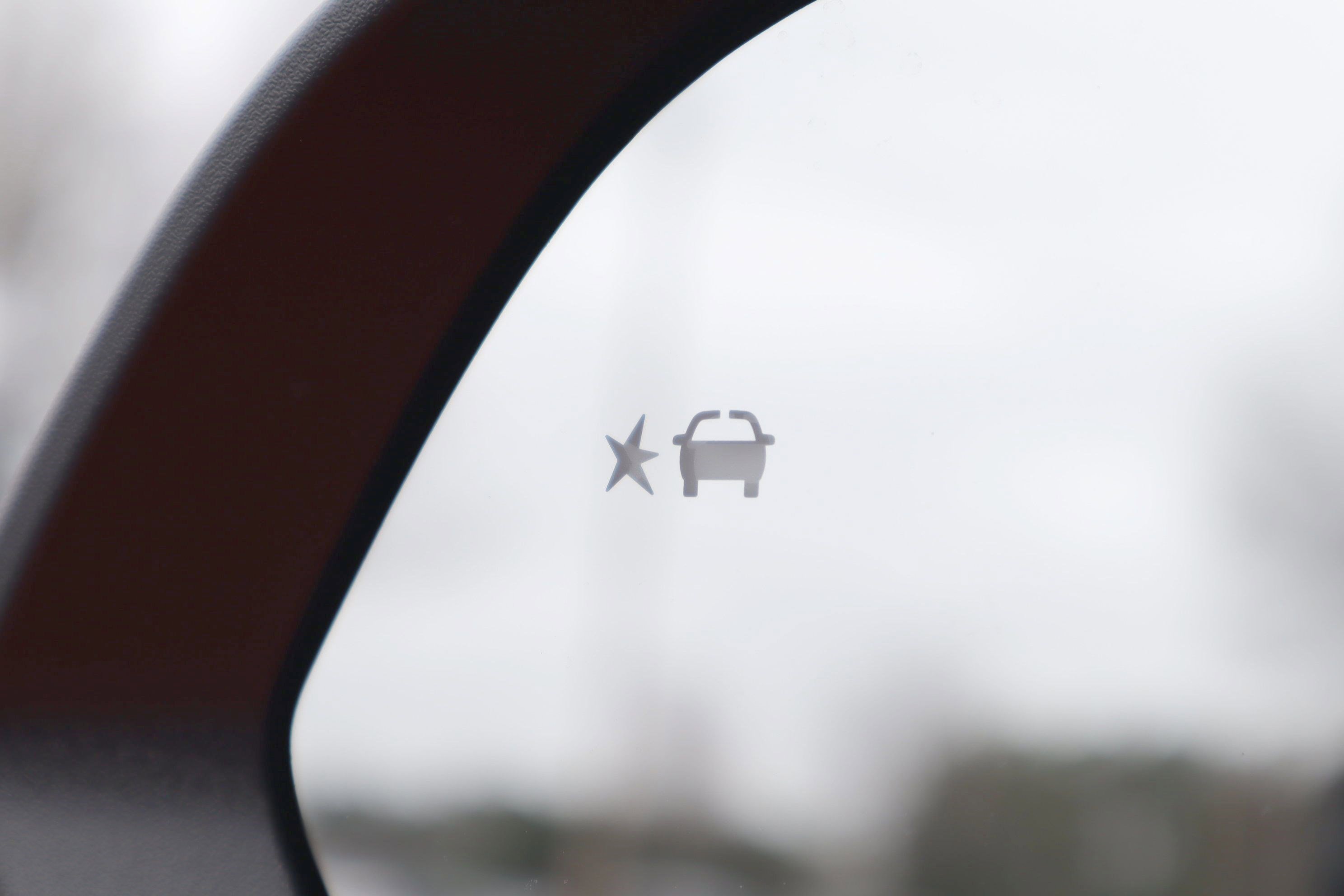 Used 2025 Chevrolet Equinox EV RS w/ Convenience Package II image 32