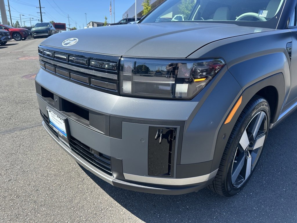 Used 2025 Hyundai Santa Fe Limited image 3
