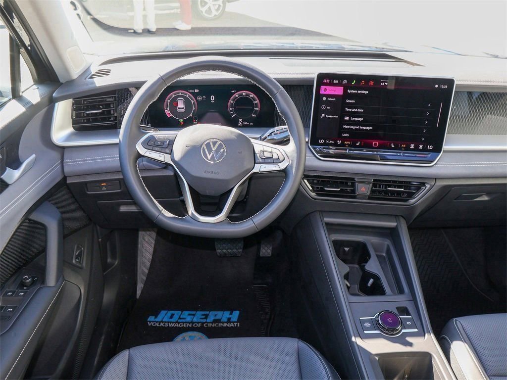 New 2026 Volkswagen Tiguan SE image 18