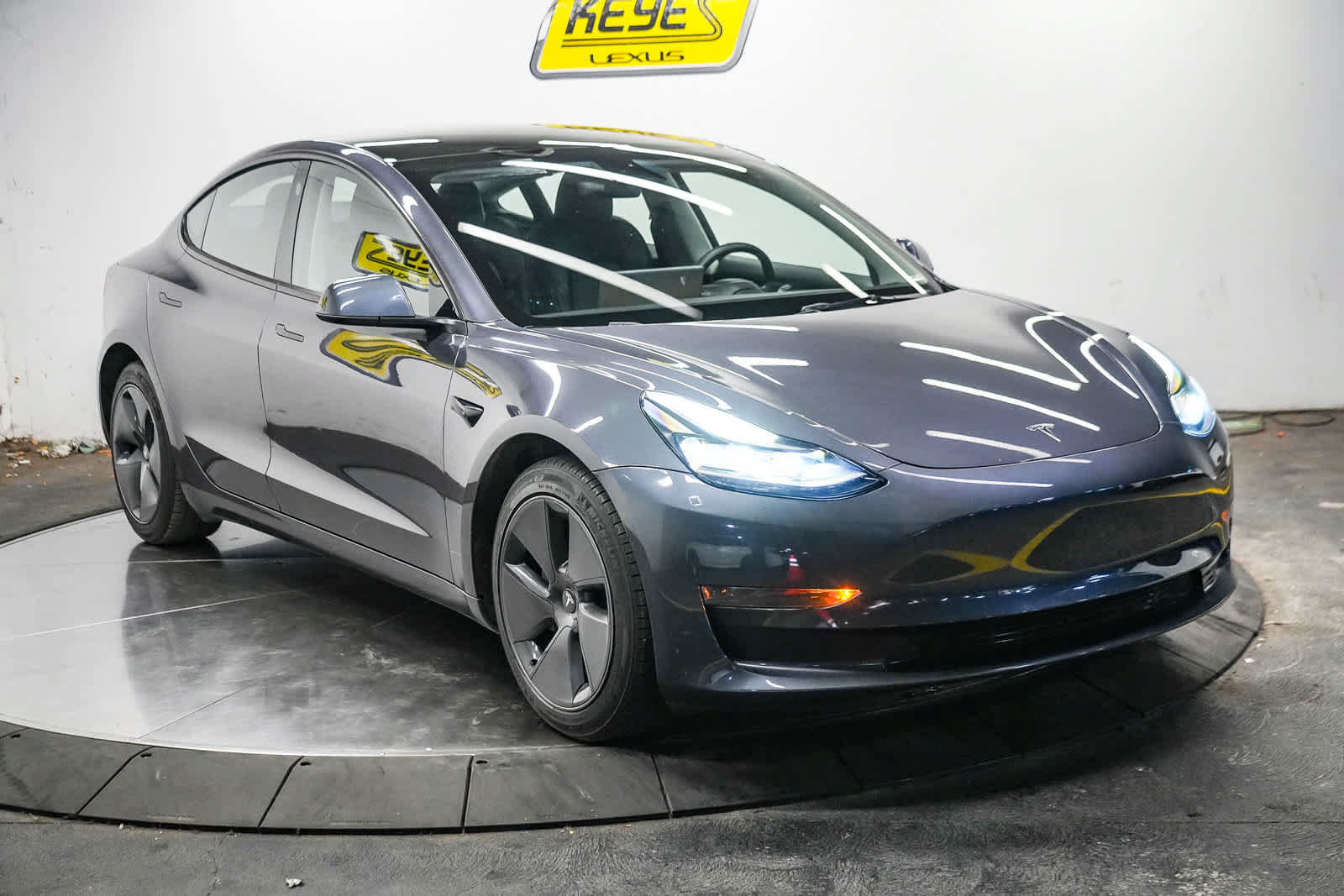 Used 2023 Tesla Model 3 Standard Range RWD image 5