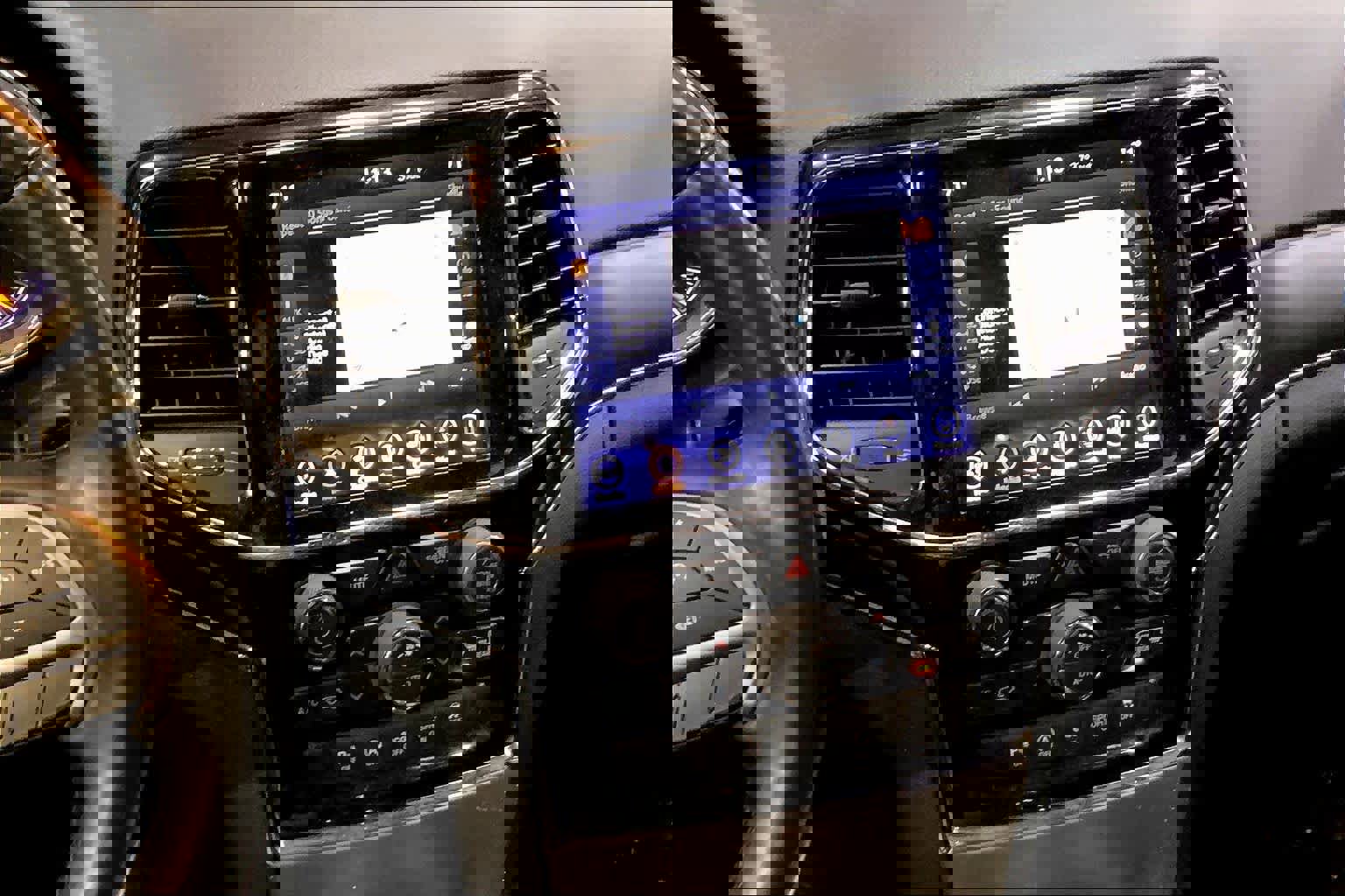 Used 2019 Jeep Grand Cherokee Limited w/ Luxury Group II image 6