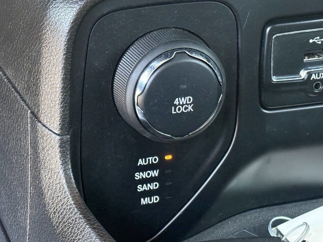 Used 2017 Jeep Renegade Altitude image 10