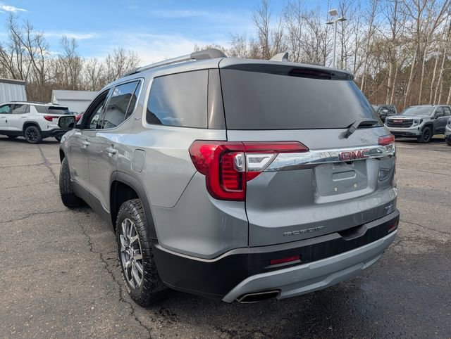 Used 2023 GMC Acadia SLT image 3