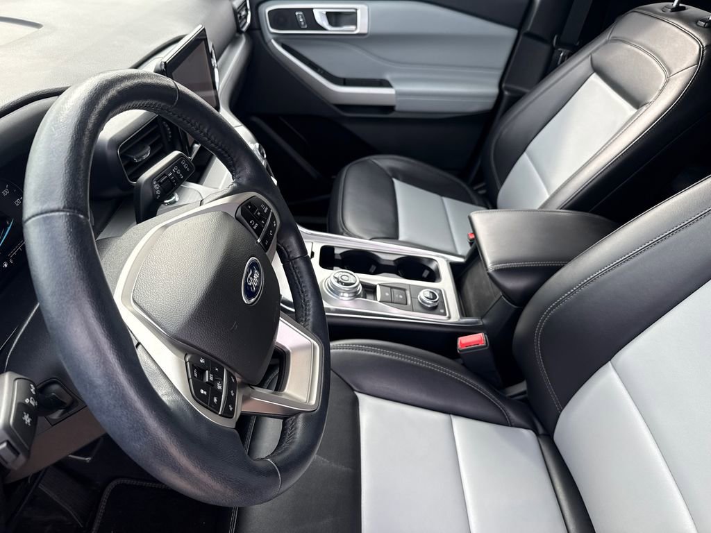 Used 2022 Ford Explorer XLT w/ Equipment Group 202A image 20