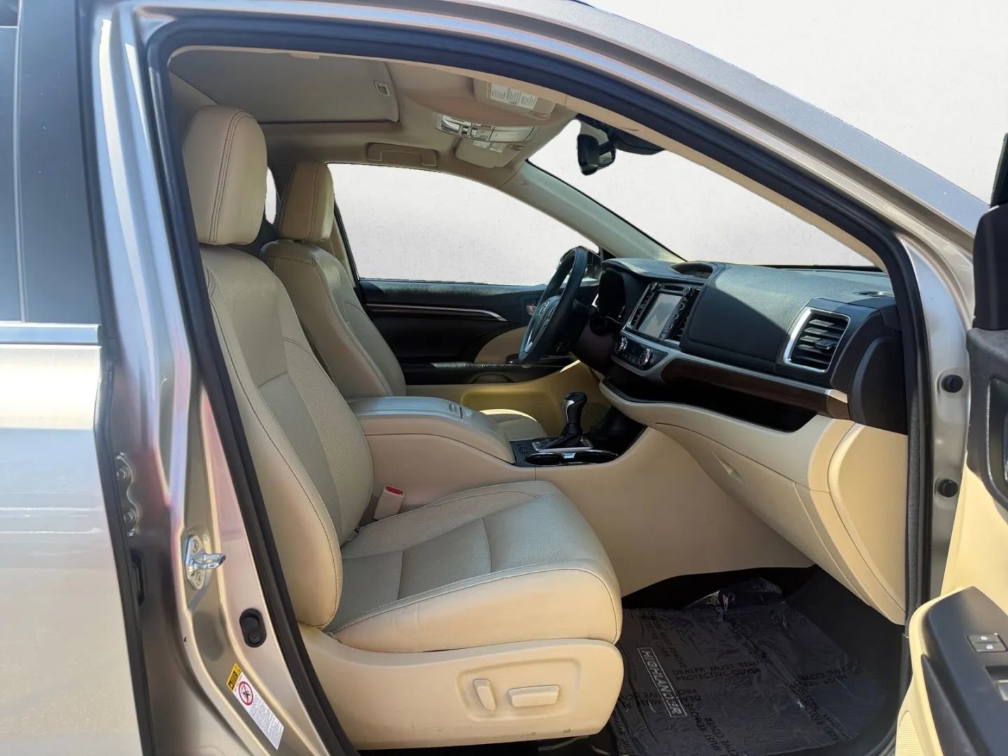 Used 2016 Toyota Highlander Limited image 27