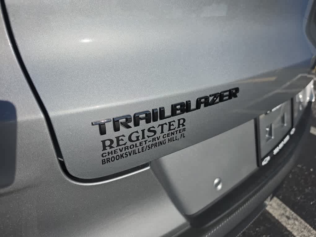 Used 2025 Chevrolet TrailBlazer RS w/ Convenience Package FWD image 14