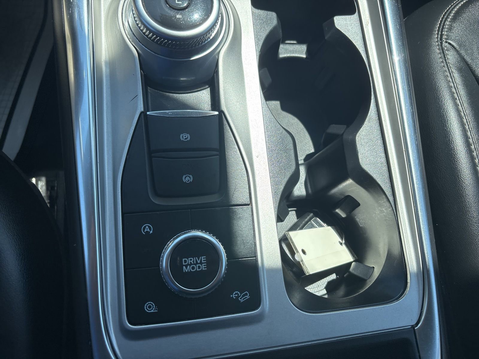 Used 2021 Ford Explorer XLT w/ Equipment Group 202A image 25