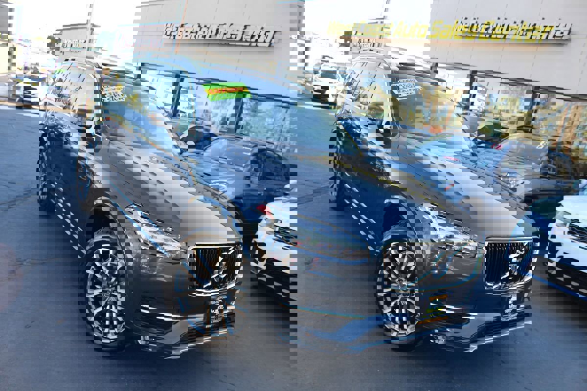 Used 2017 Volvo XC90 T6 Momentum w/ Vision Package image 43