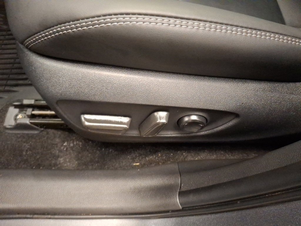 Used 2025 Toyota RAV4 XLE Premium image 15