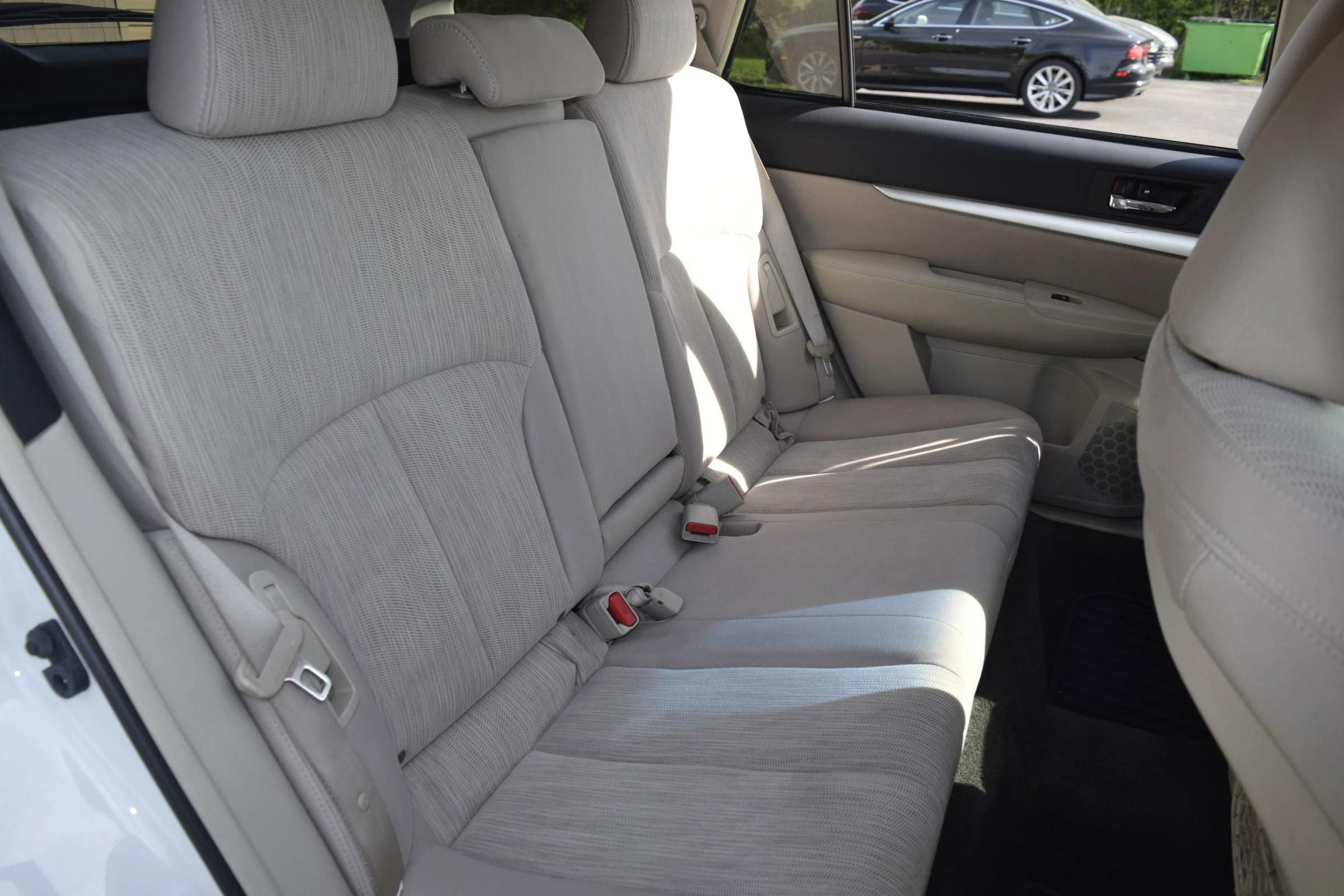 Used 2013 Subaru Outback 2.5i Premium AWD/4WD image 8