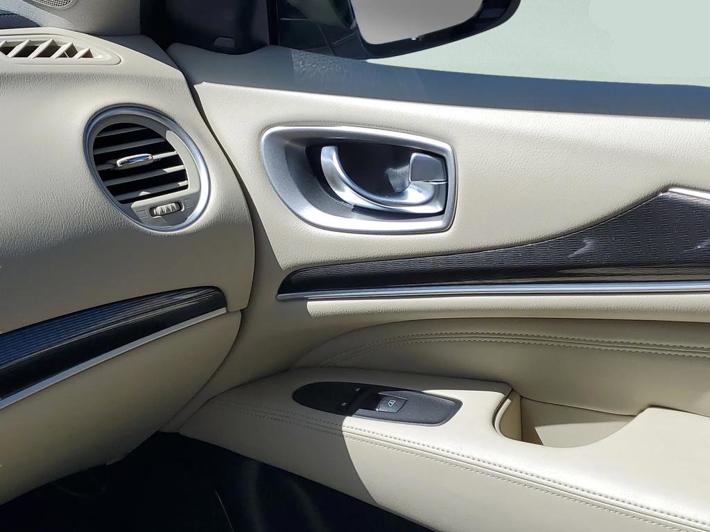 Used 2019 INFINITI QX60 Luxe w/ Essential Package image 16