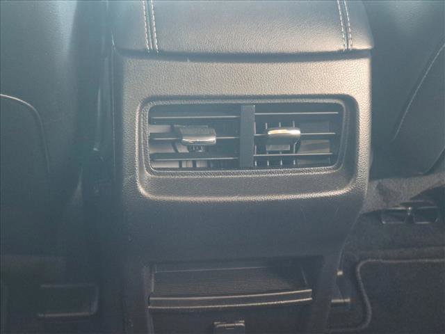 Used 2018 Ford Edge Titanium image 16