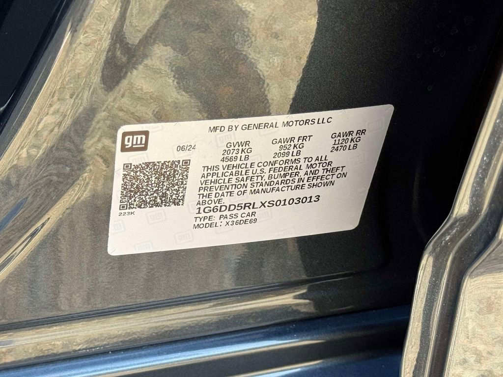 Used 2025 Cadillac CT4 V RWD image 35