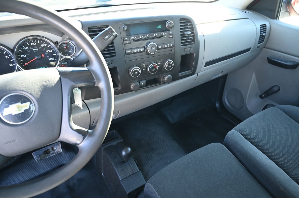 Used 2014 Chevrolet Silverado 2500 W/T w/ Snow Plow Prep Package image 31