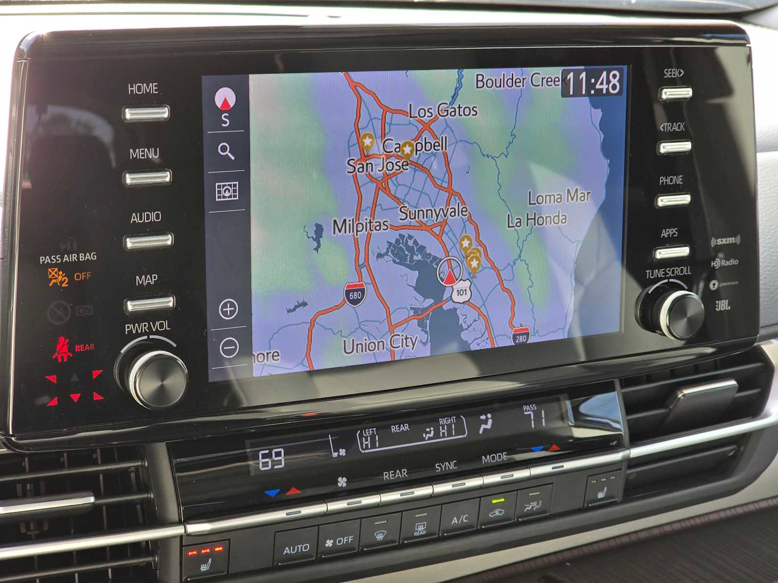 Used 2022 Toyota Sienna XLE image 32