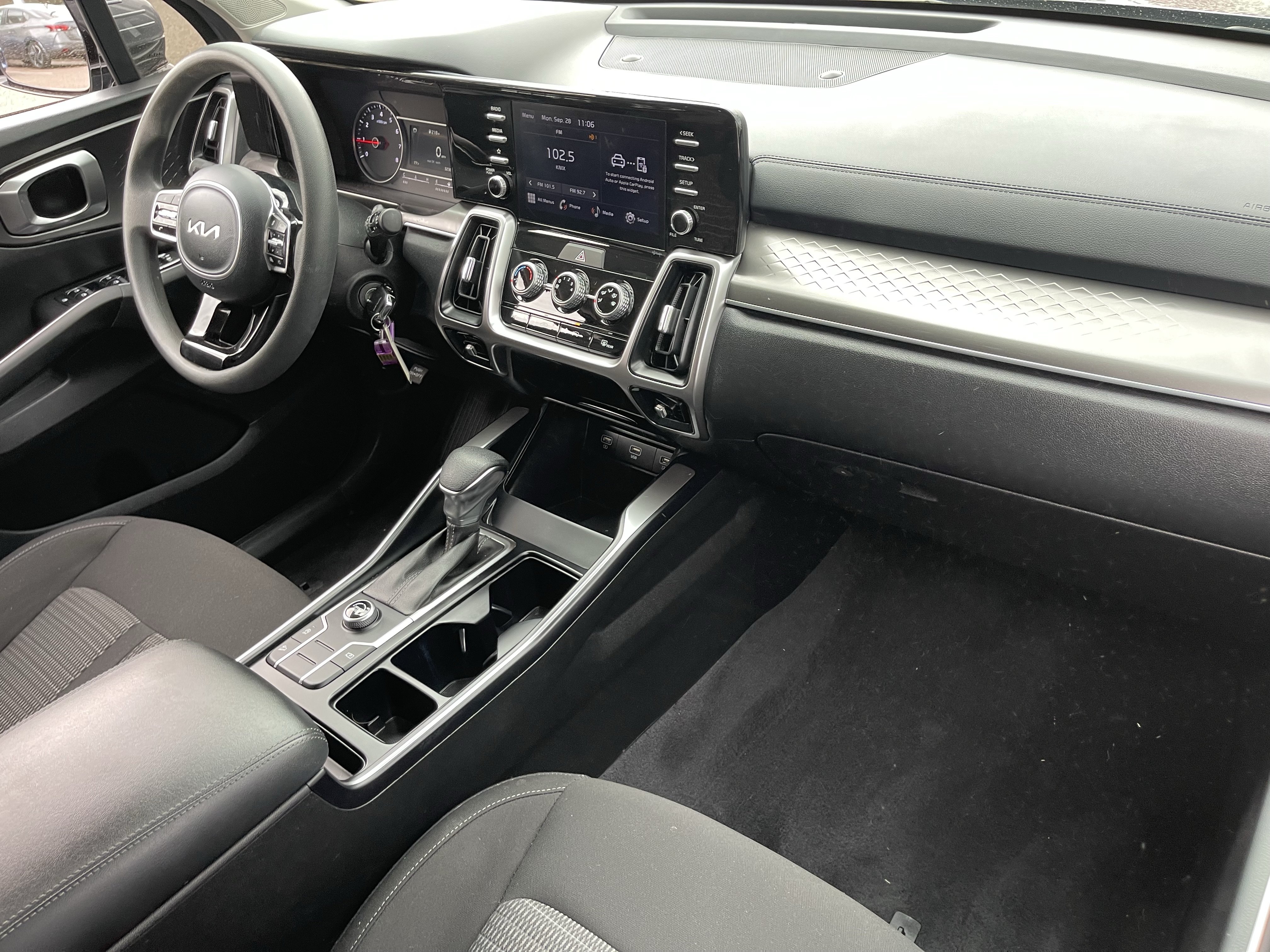 Certified 2022 Kia Sorento LX FWD image 11