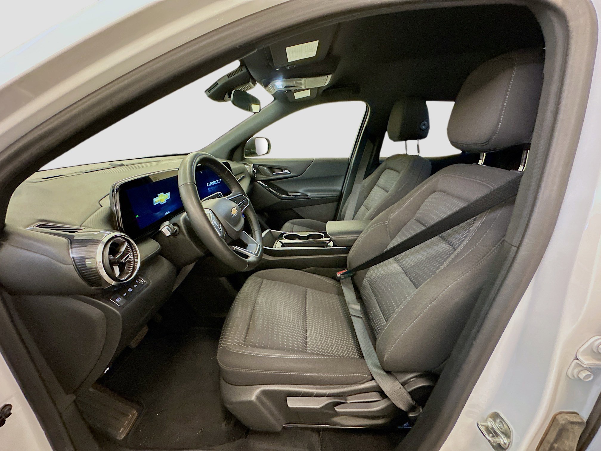 Used 2025 Chevrolet Equinox LT image 13