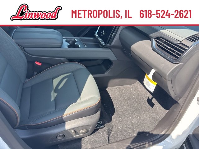 New 2026 GMC Acadia AT4 w/ Luxury Package image 6