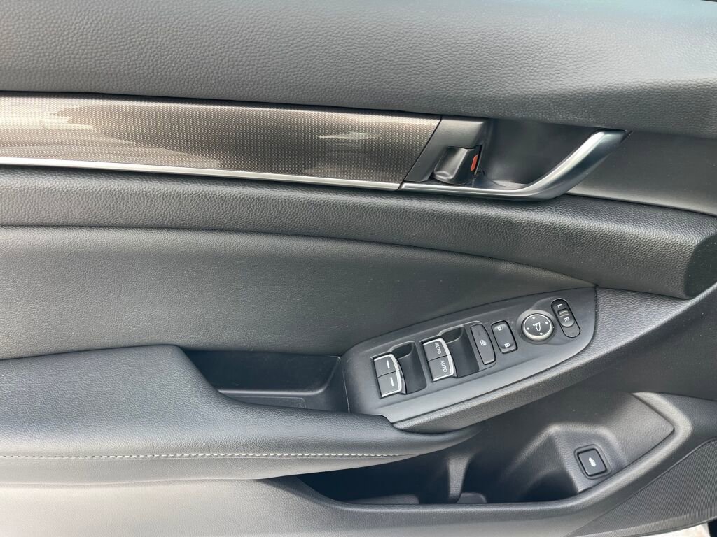 Used 2022 Honda Accord Sport image 6