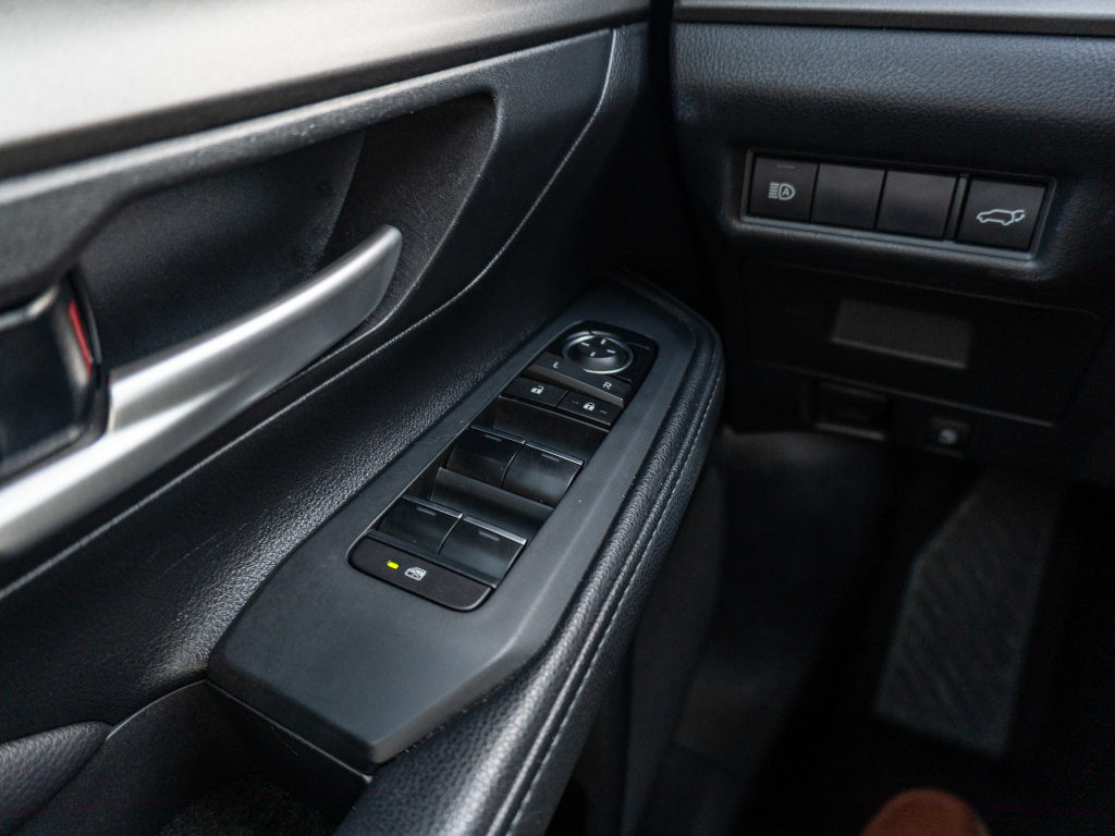 Used 2025 Toyota Grand Highlander AWD image 28