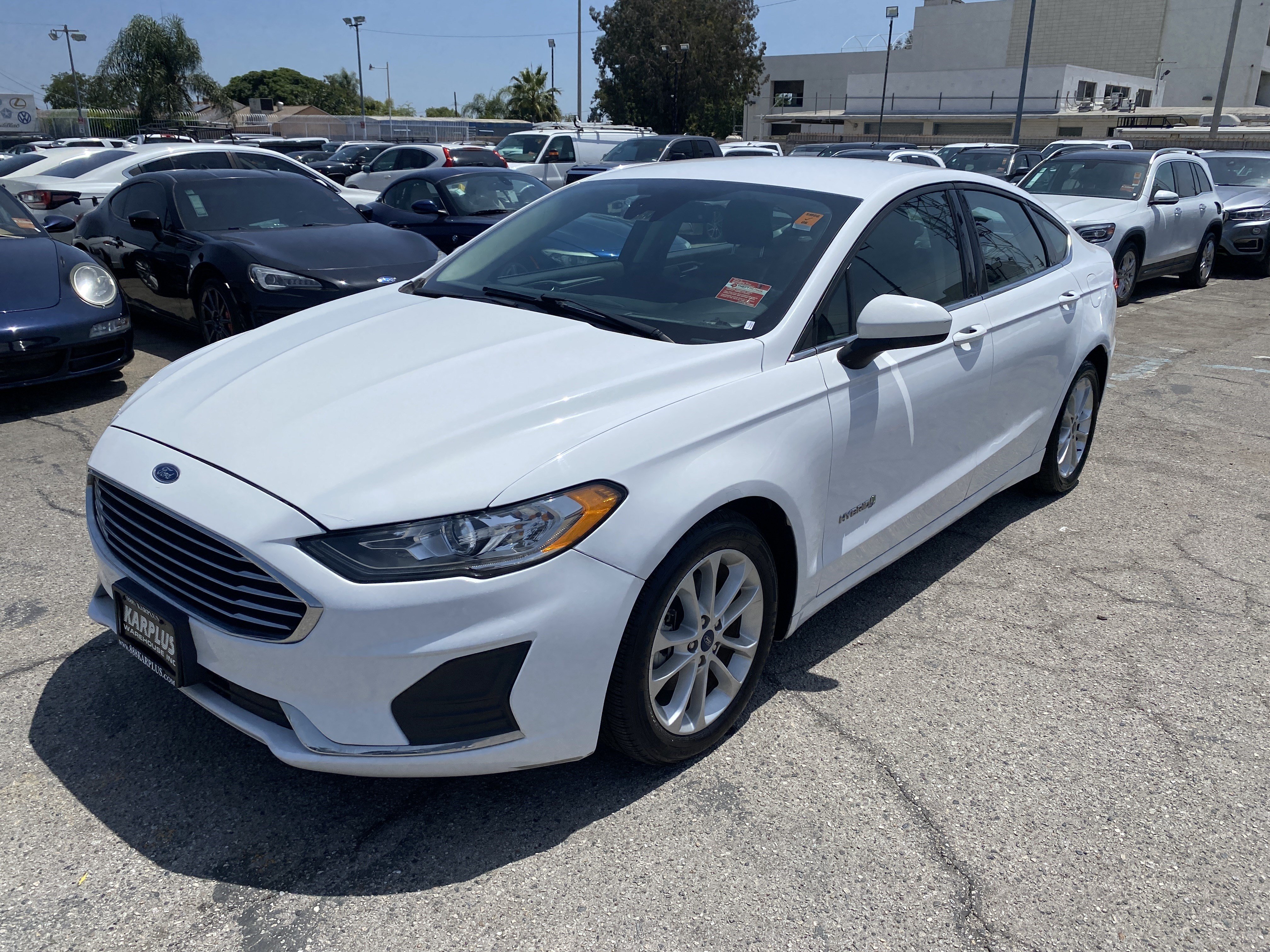 Used 2019 Ford Fusion SE FWD image 2