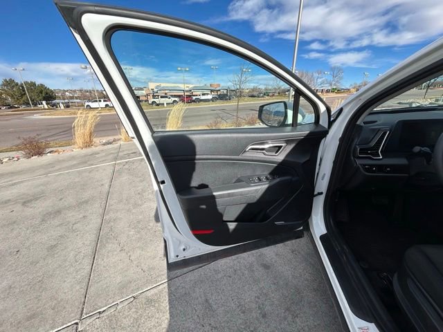 Used 2024 Kia Sportage LX image 10