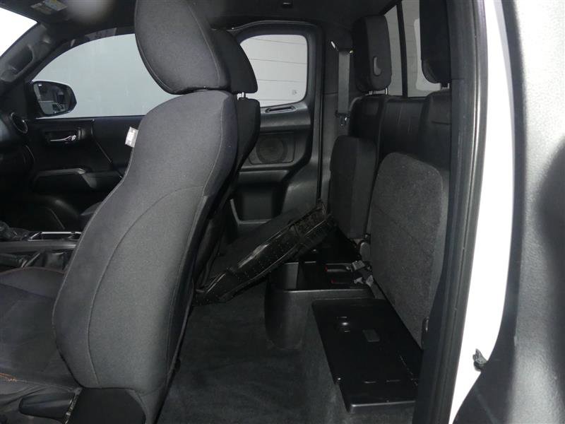 Used 2016 Toyota Tacoma TRD Off-Road w/ Exterior Package image 23