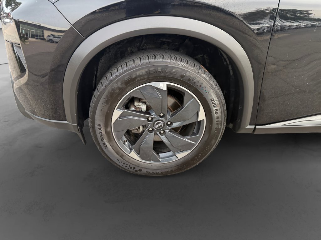 Used 2024 Nissan Rogue SV AWD/4WD image 9