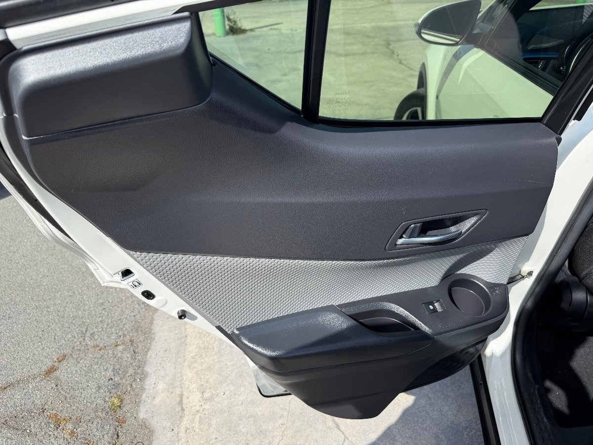 Used 2019 Toyota C-HR XLE FWD image 14