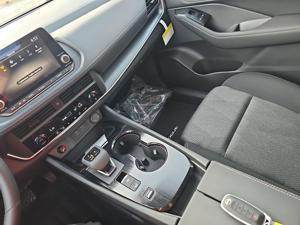 New 2026 Nissan Rogue SV FWD image 27