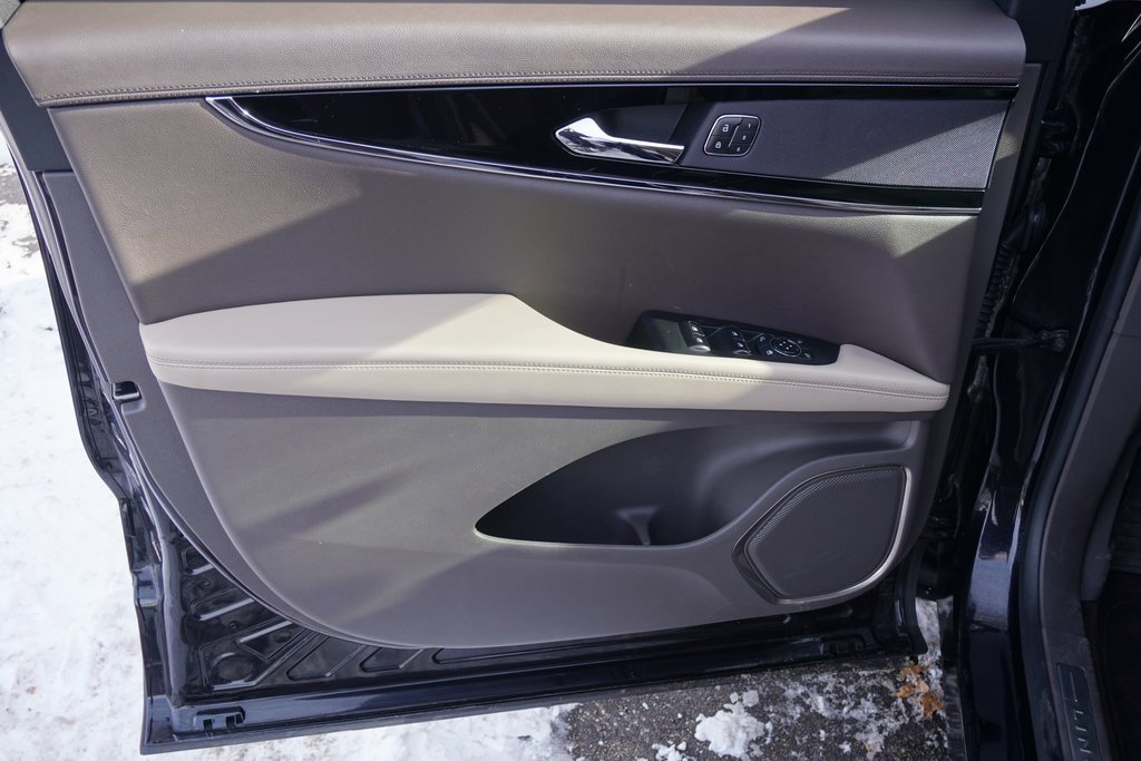 Used 2023 Lincoln Nautilus AWD w/ Premium Package image 10