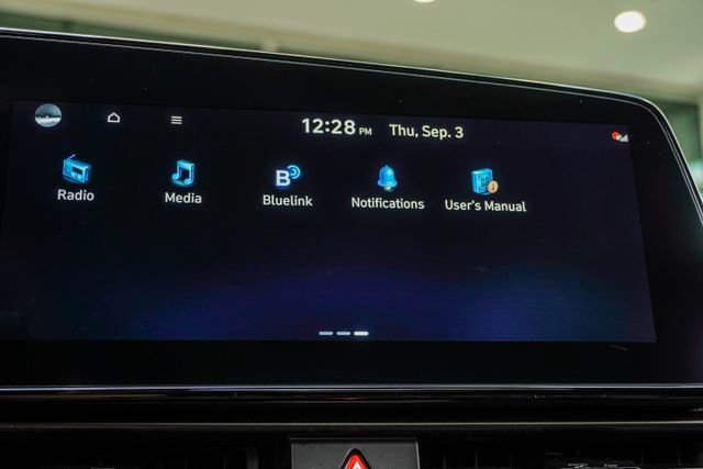 Certified 2025 Hyundai Elantra SEL FWD image 30