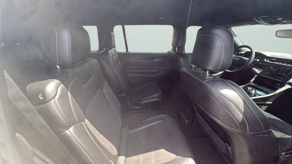 Used 2024 Jeep Grand Cherokee L Laredo AWD/4WD image 14