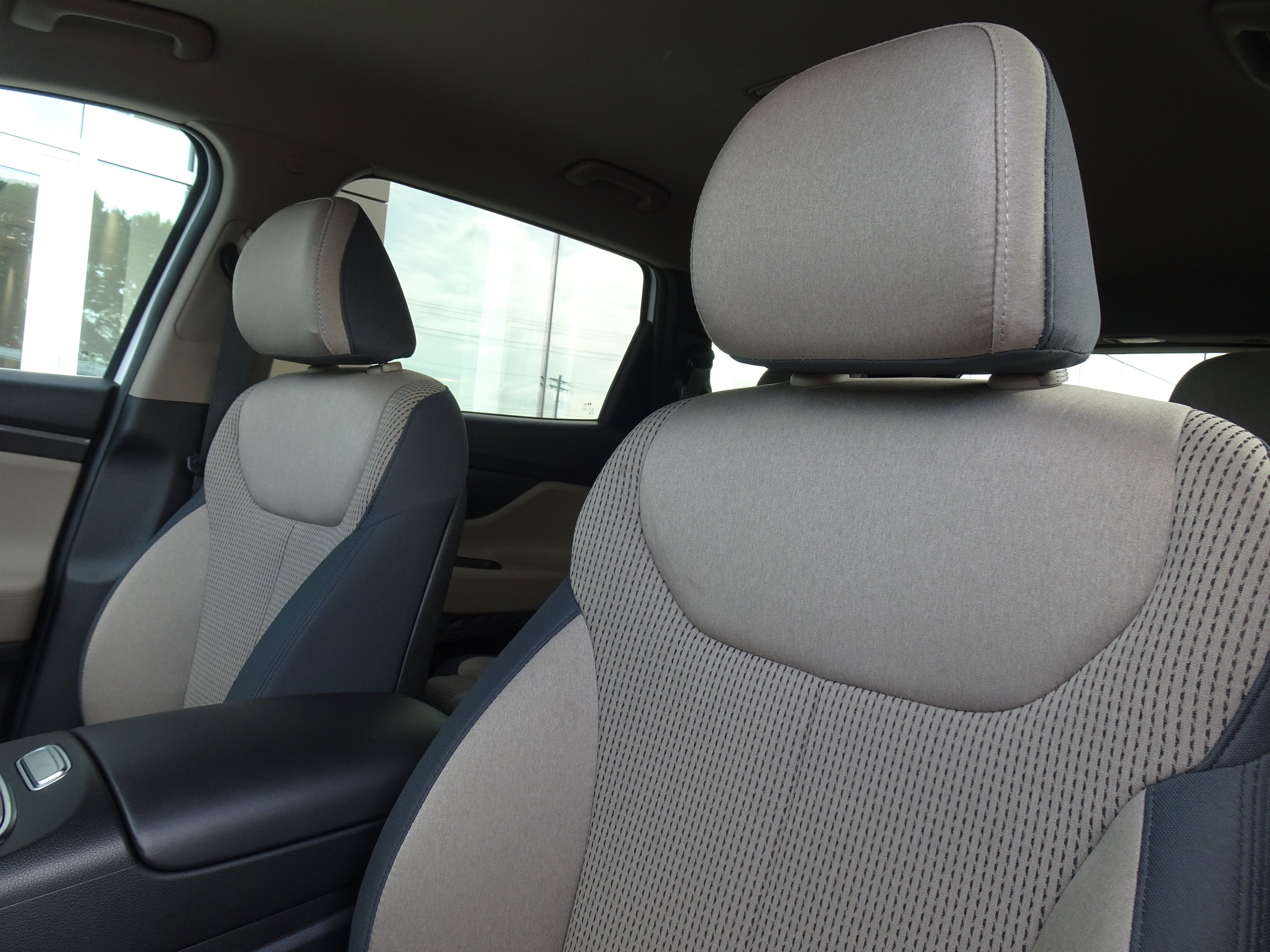 Used 2023 Hyundai Santa Fe SE w/ Cargo Package AWD/4WD image 10