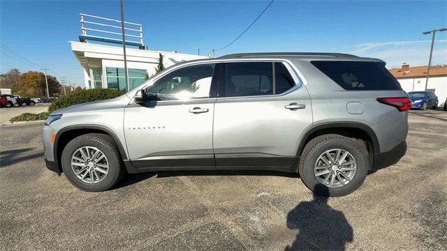 Used 2023 Chevrolet Traverse LT image 5