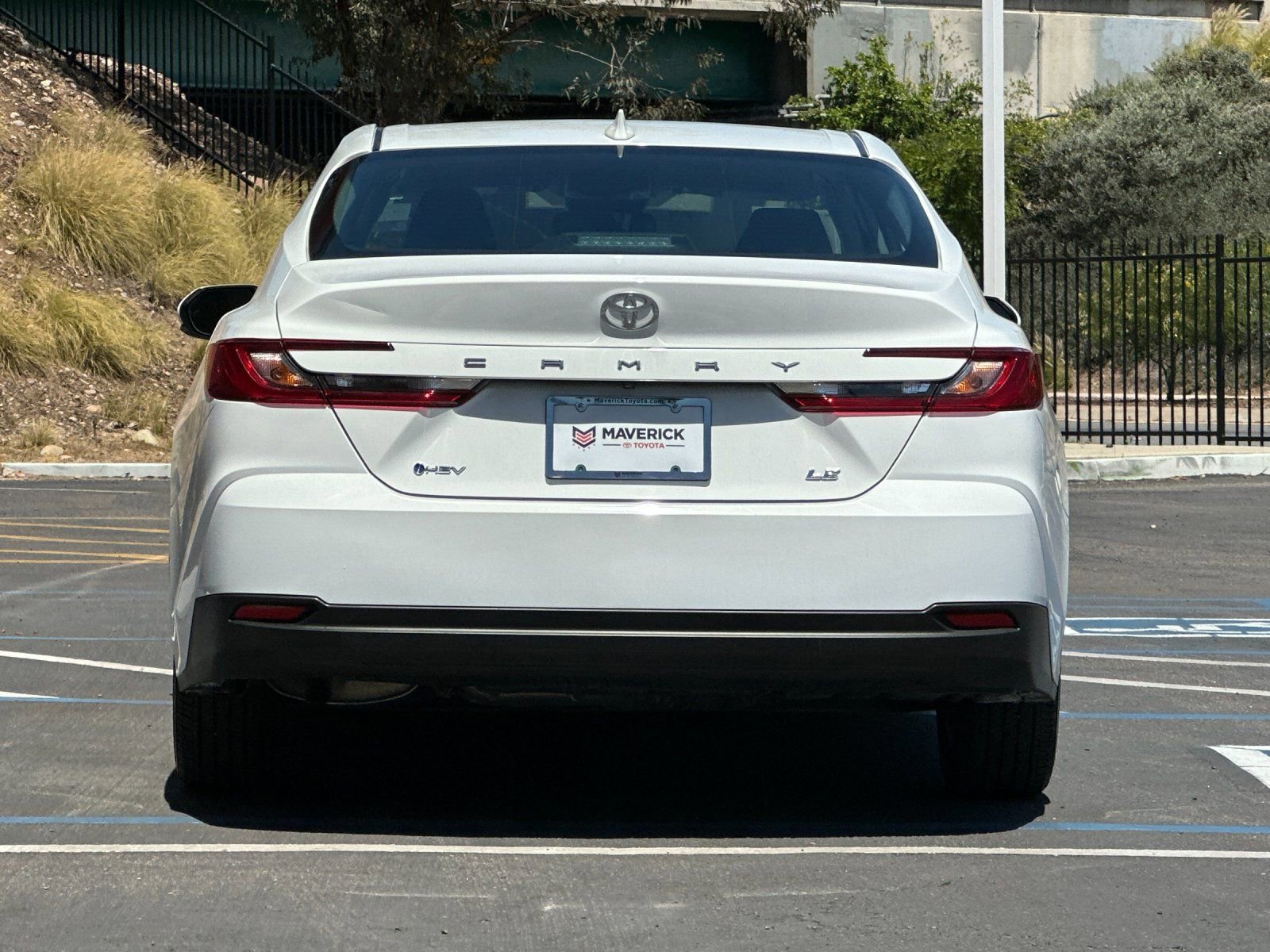 Used 2025 Toyota Camry LE FWD image 4
