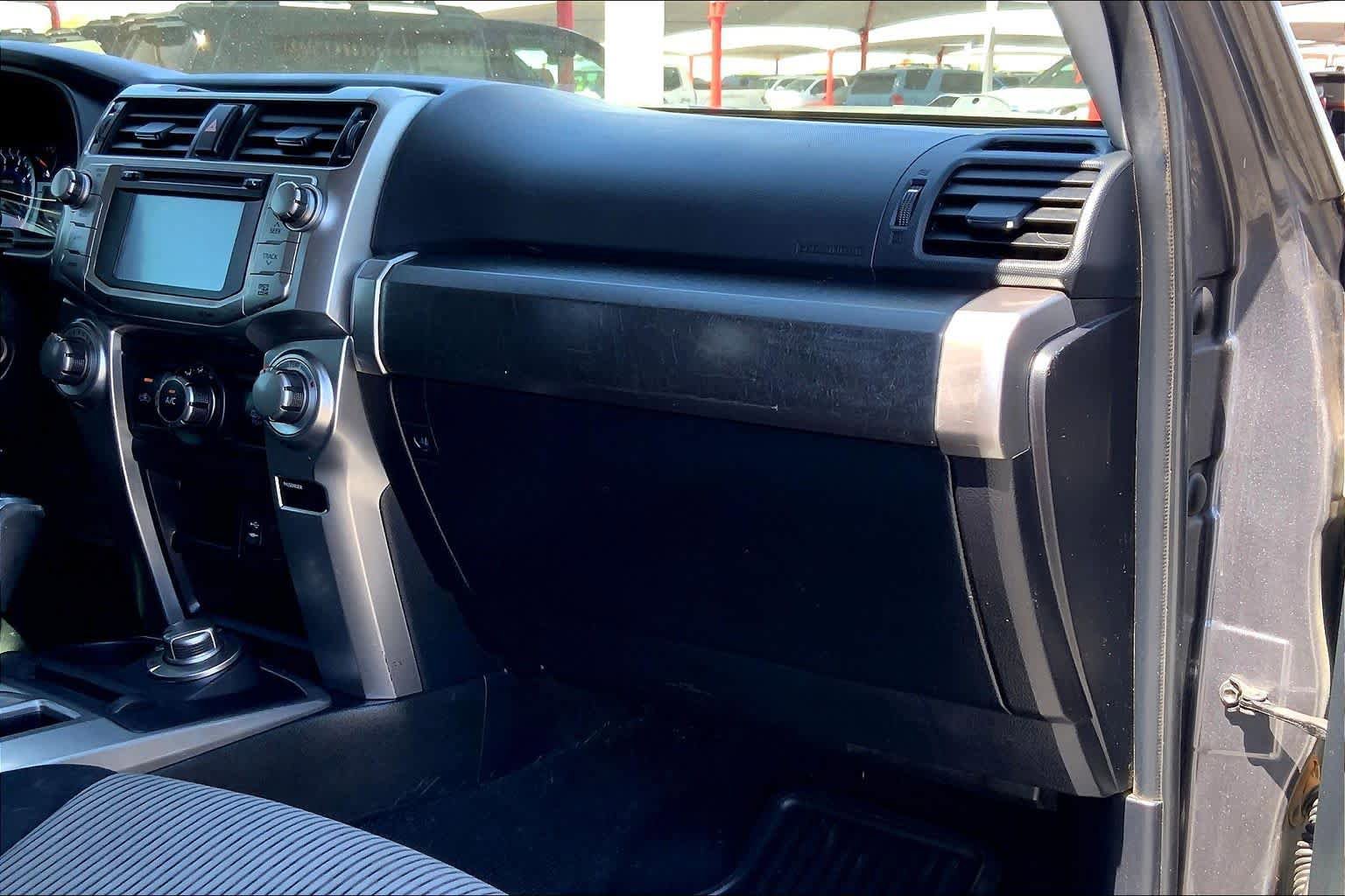 Used 2015 Toyota 4Runner SR5 AWD/4WD image 18